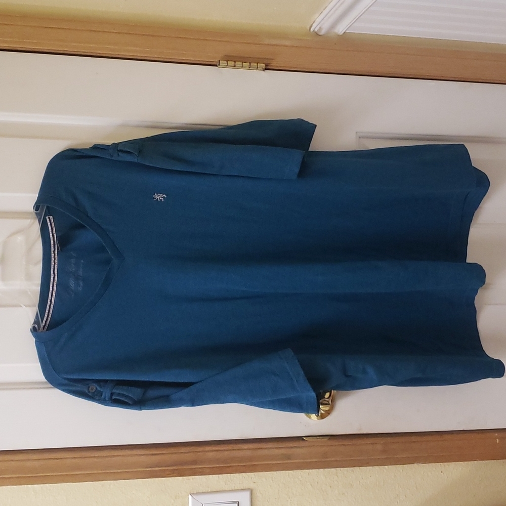 Lion's Crest t-shirt